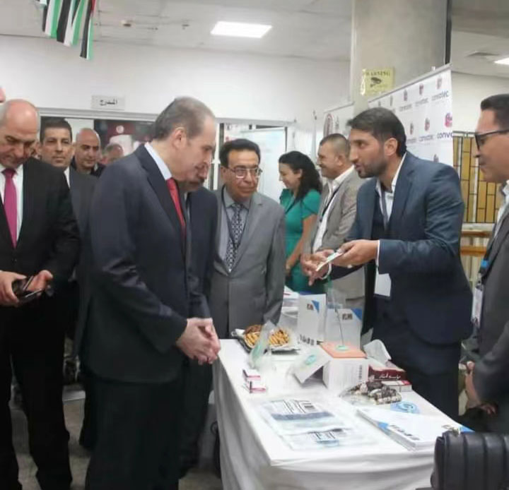 Minister of Health of Jordan listened carefully to our partner's presentation of LOOPIX